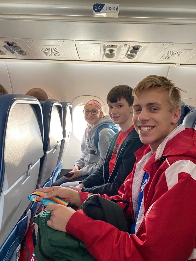 The 2021-22 Academic Games Qualifiers on the plane to go to Knoxville, Tennessee on April 22, 2022.