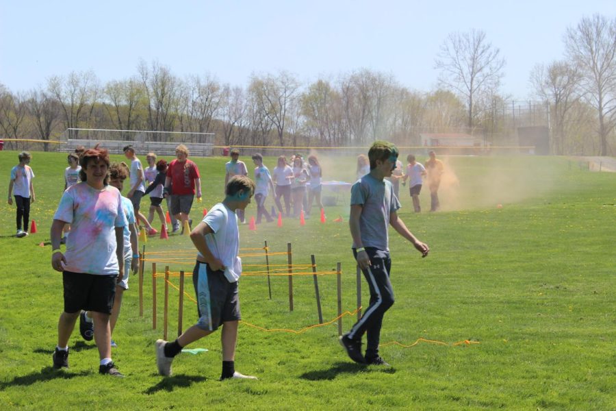 Everyone all throughout the middle school was having a fantastic time in the color run.
