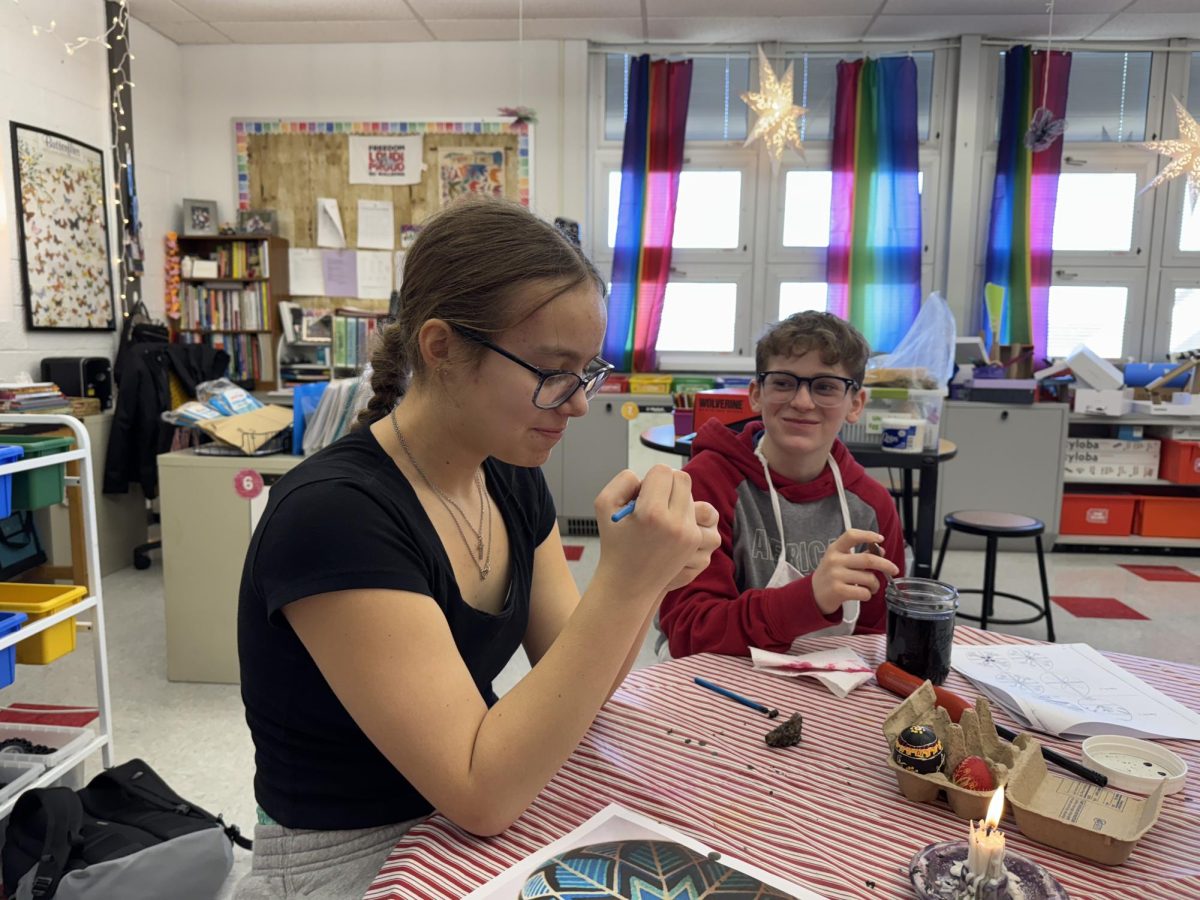 GATE Students Dye Ukrainian Easter Eggs